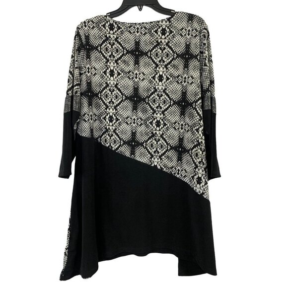 Style & Co. Women's Black & White Peru Python Blouse - Picture 2 of 5